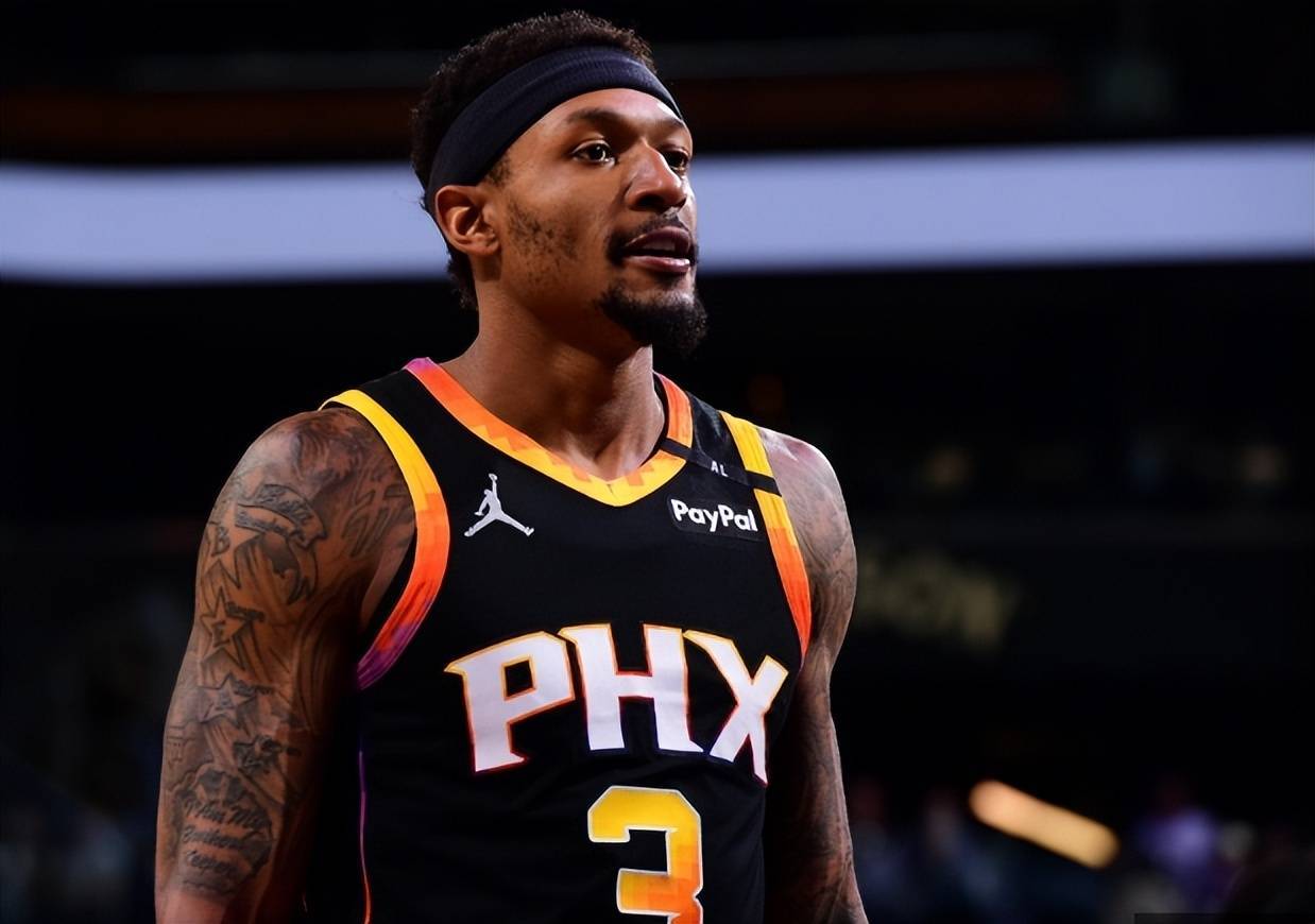 1300万预付款到账即签字！太阳买断比尔已成定局，湖人有意签下他